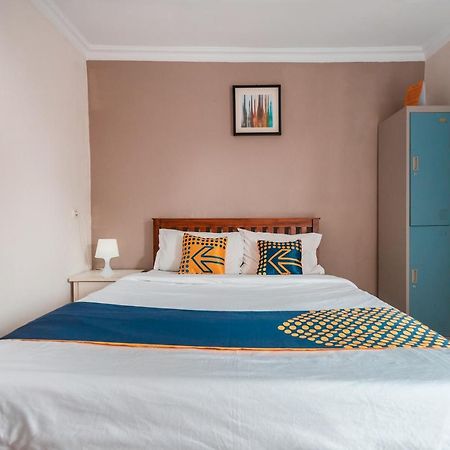 Spot On 2033 Kayumanis Homestay Syariah Jakarta Bagian luar foto