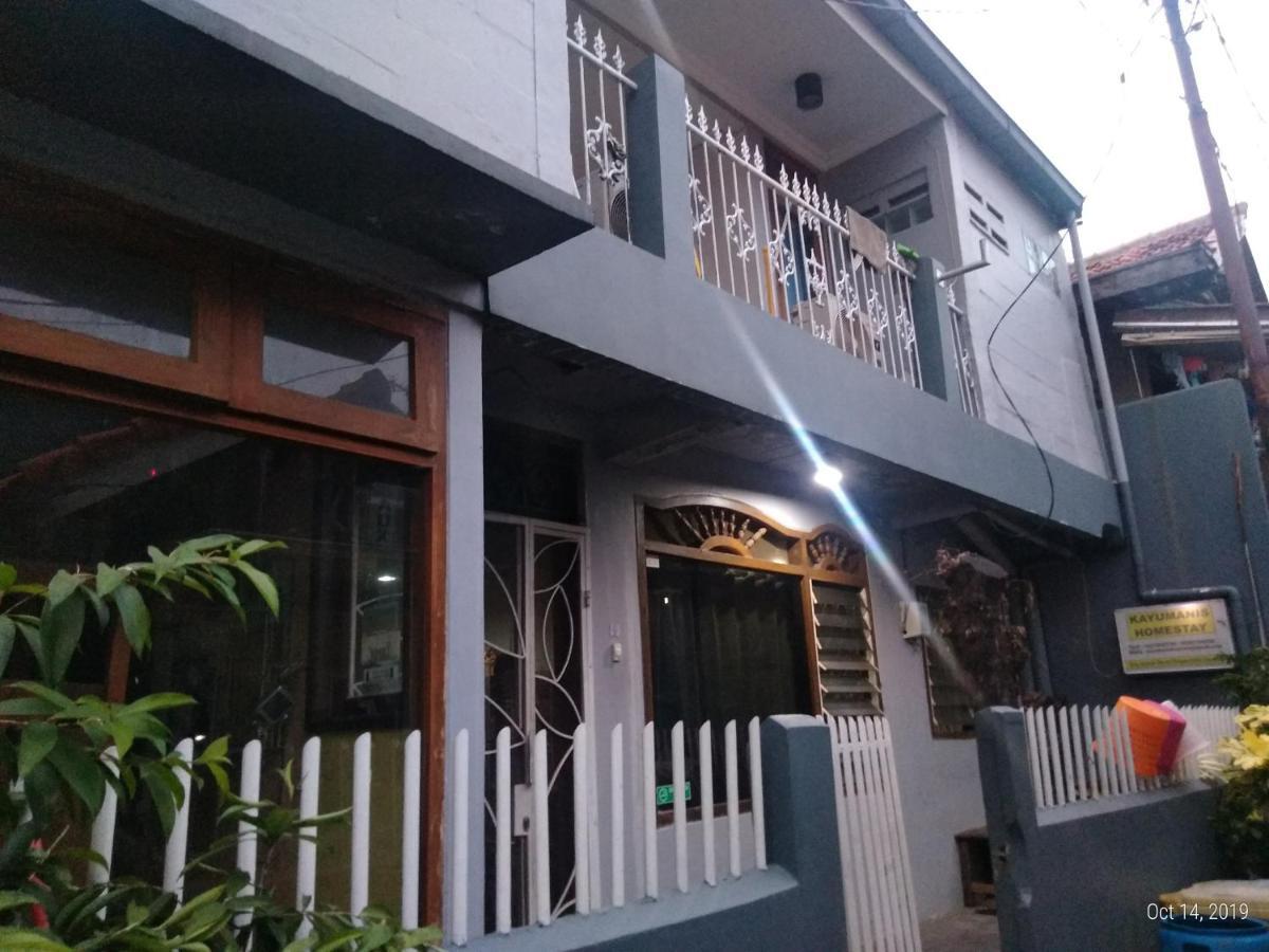 Spot On 2033 Kayumanis Homestay Syariah Jakarta Bagian luar foto