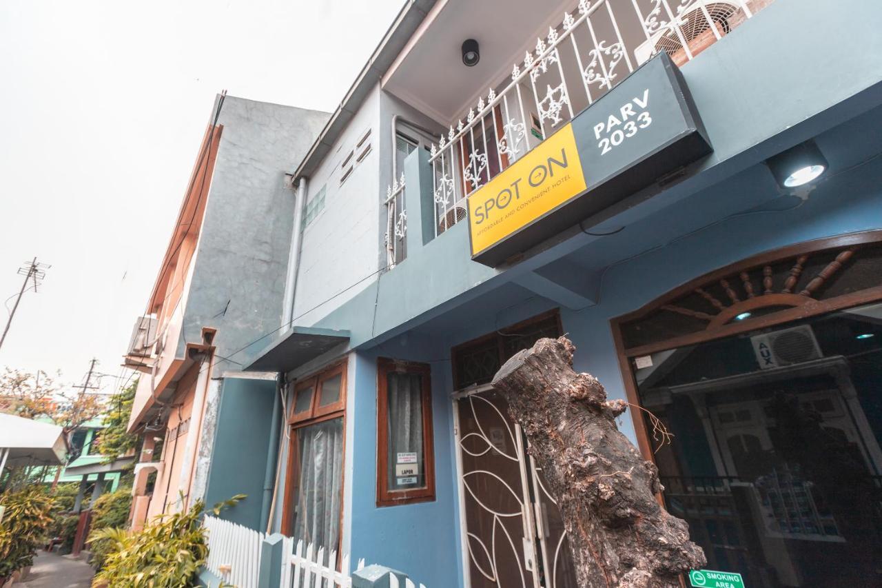 Spot On 2033 Kayumanis Homestay Syariah Jakarta Bagian luar foto