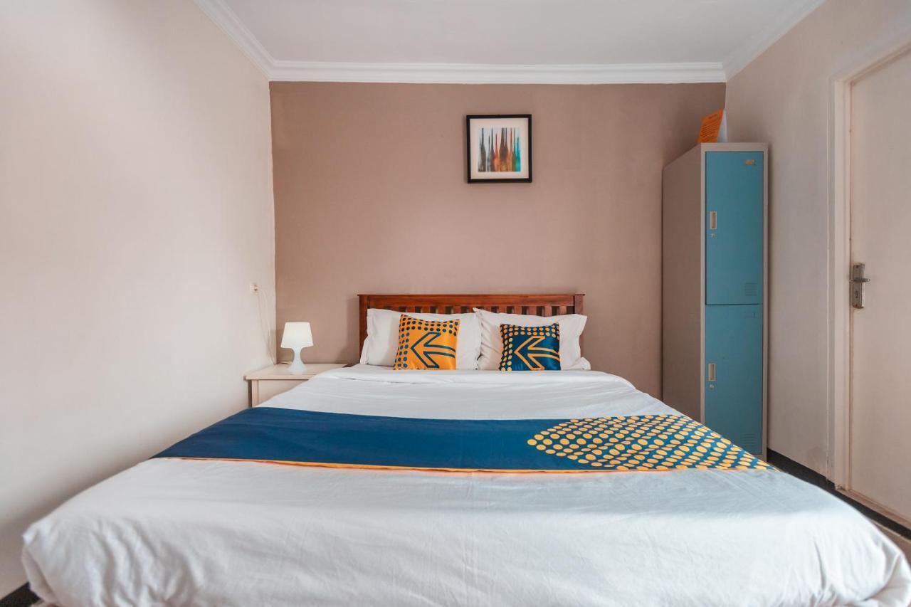 Spot On 2033 Kayumanis Homestay Syariah Jakarta Bagian luar foto