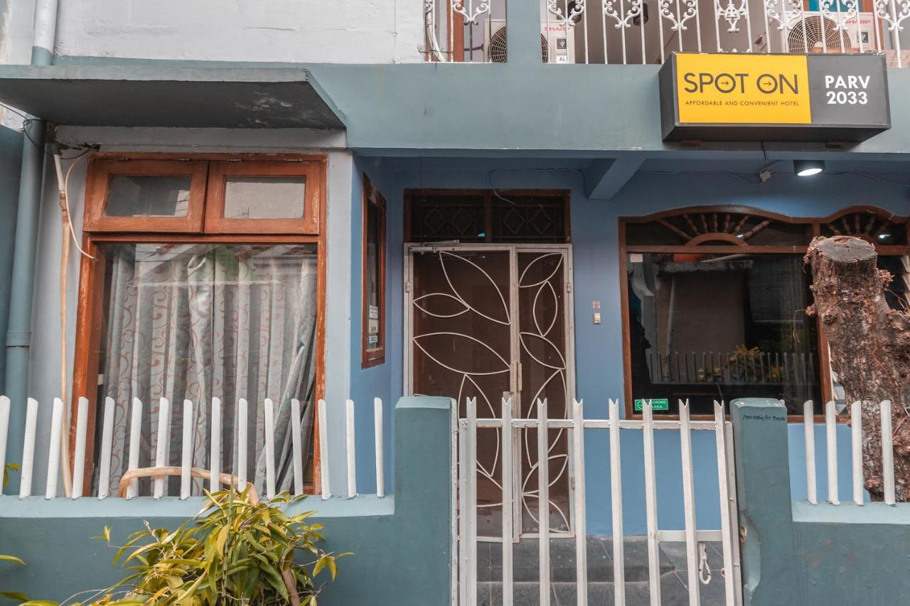 Spot On 2033 Kayumanis Homestay Syariah Jakarta Bagian luar foto