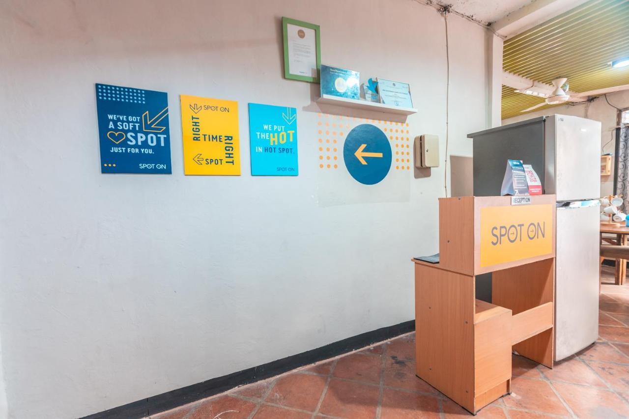 Spot On 2033 Kayumanis Homestay Syariah Jakarta Bagian luar foto