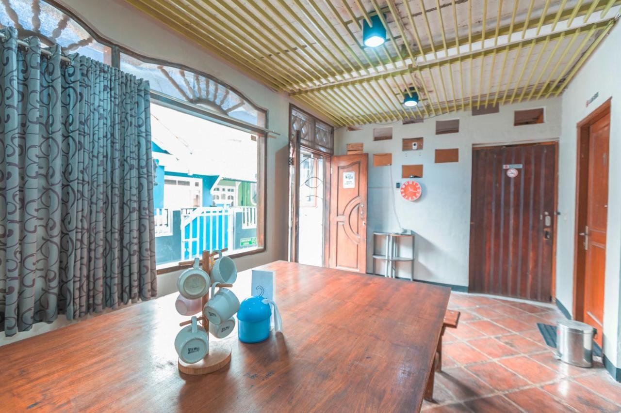 Spot On 2033 Kayumanis Homestay Syariah Jakarta Bagian luar foto