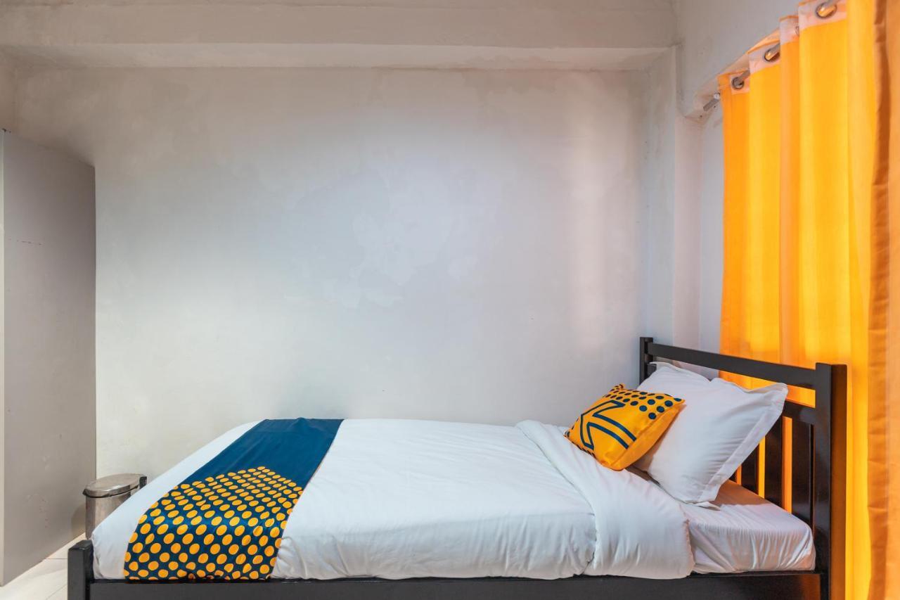 Spot On 2033 Kayumanis Homestay Syariah Jakarta Bagian luar foto