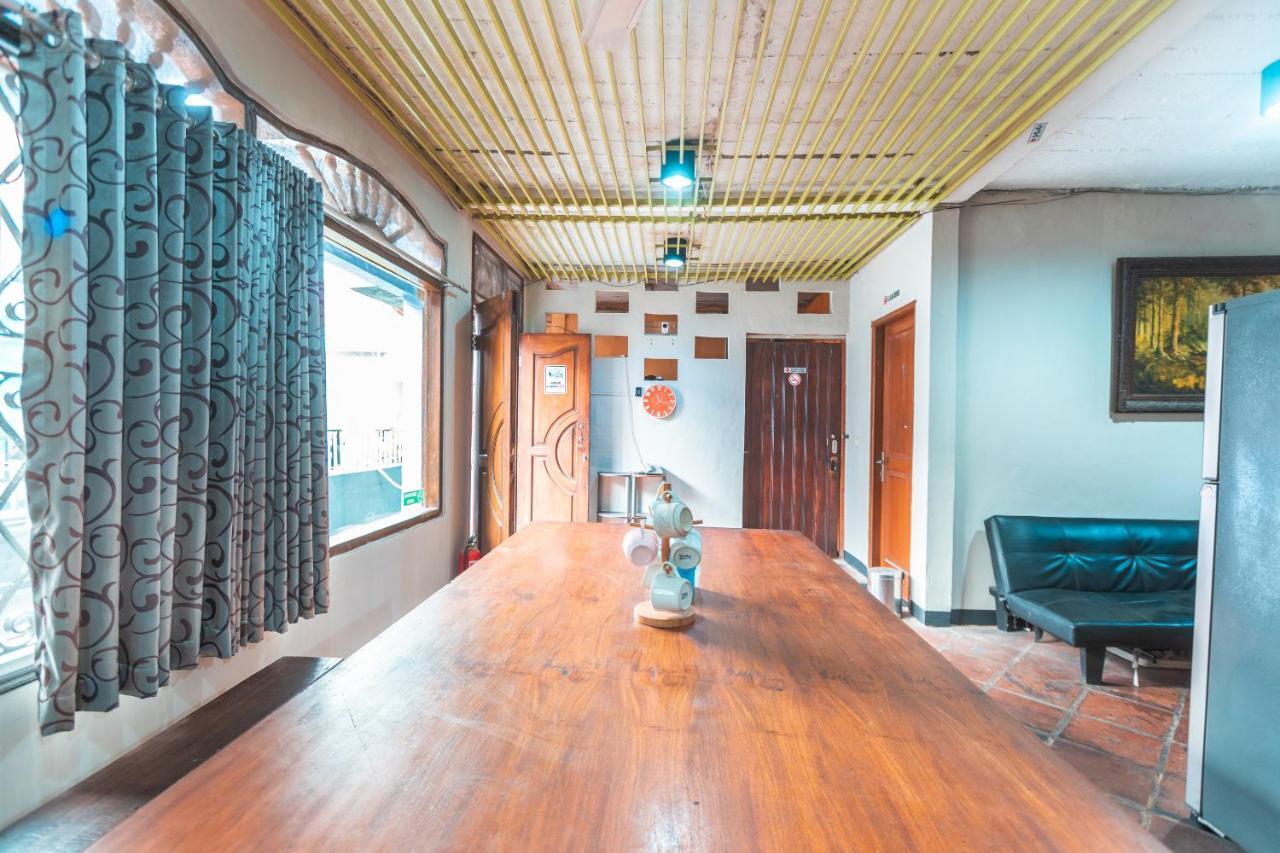 Spot On 2033 Kayumanis Homestay Syariah Jakarta Bagian luar foto