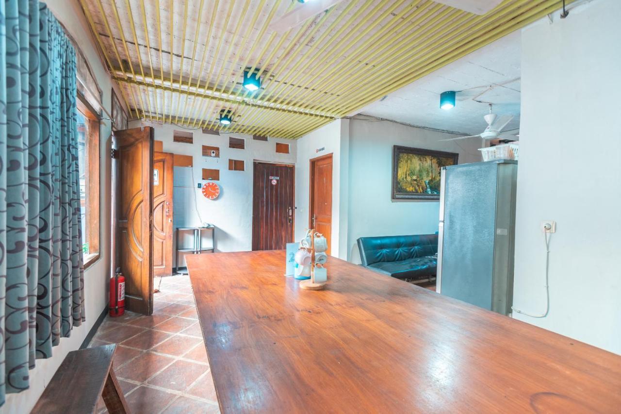 Spot On 2033 Kayumanis Homestay Syariah Jakarta Bagian luar foto